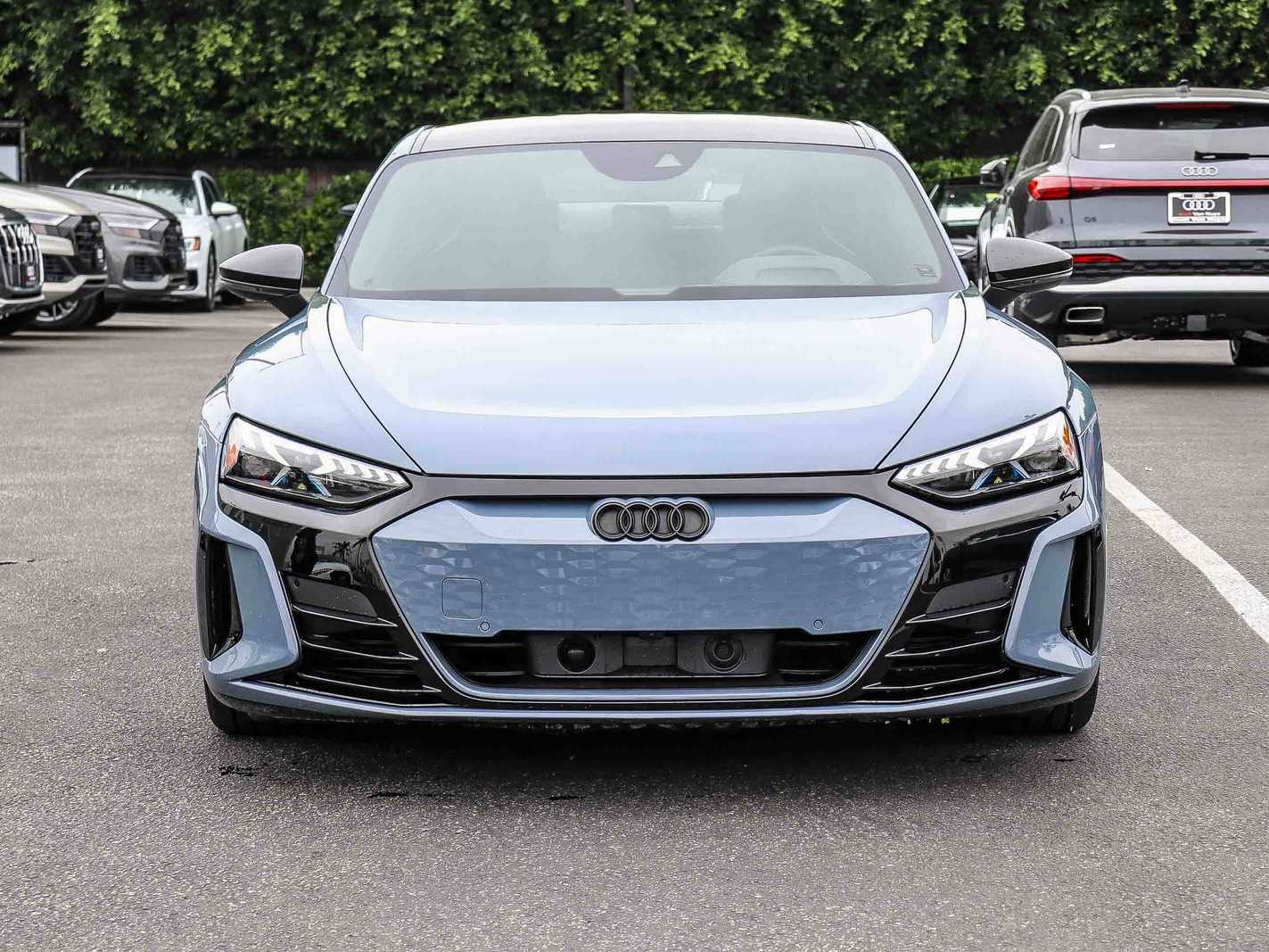 Thumbnail: 2023 Audi e-tron GT - 6