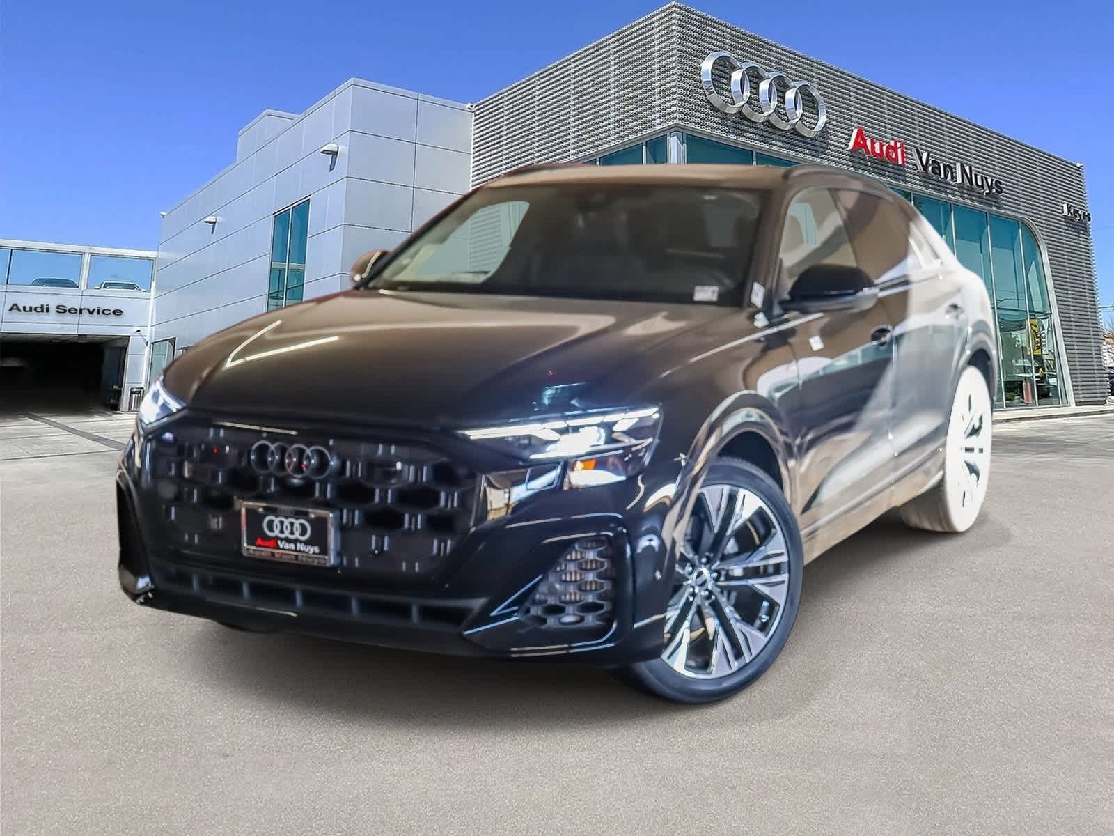 Thumbnail: 2026 Audi Q8 - 1