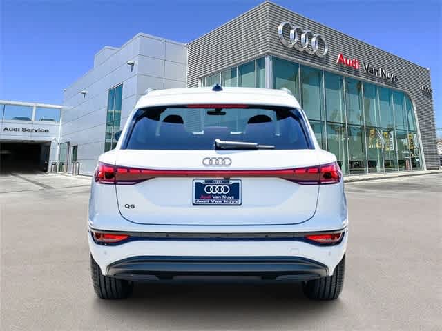 Thumbnail: 2025 Audi Q6 e-tron - 3