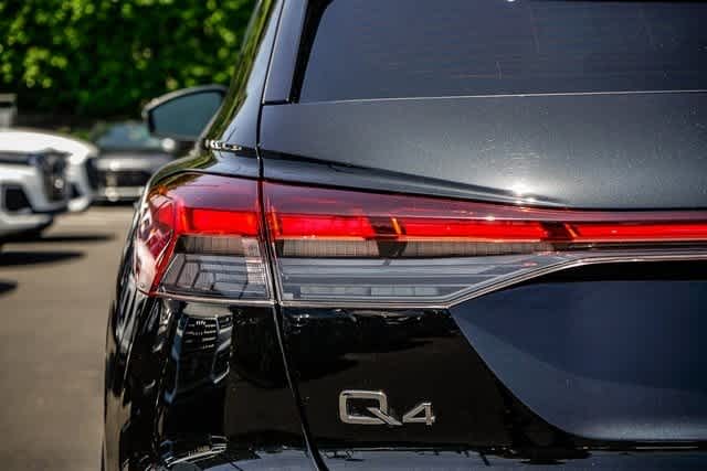Thumbnail: 2023 Audi Q4 e-tron - 9