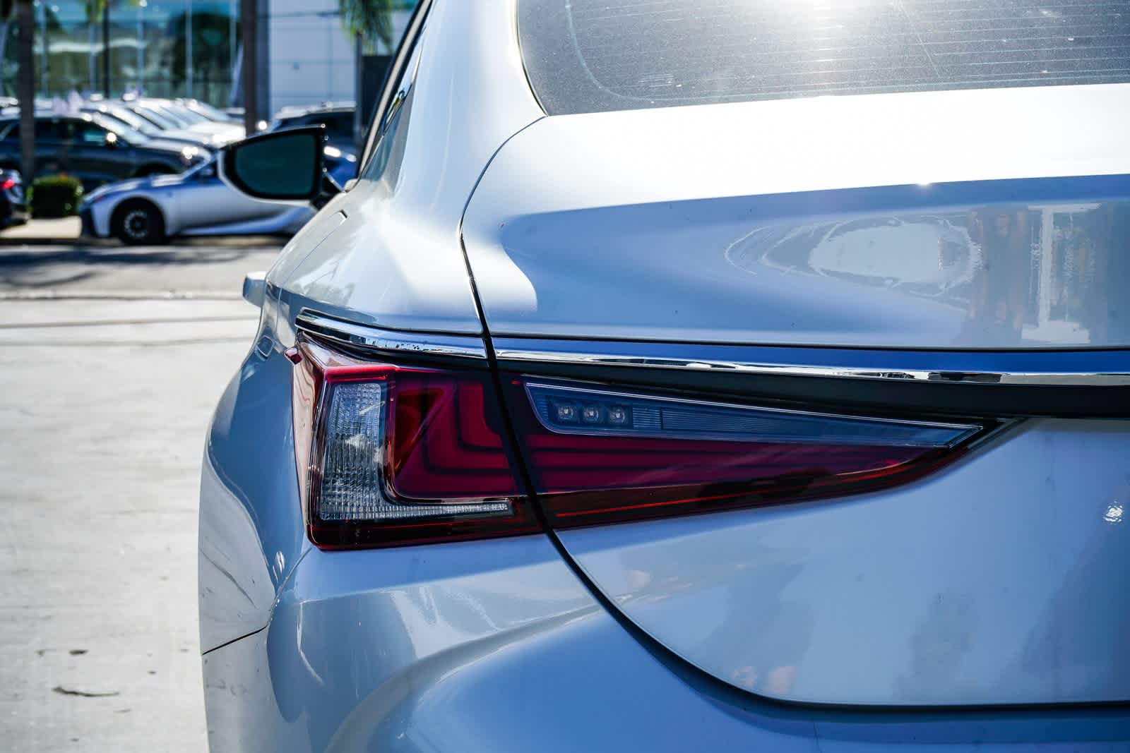 Thumbnail: 2021 Lexus ES - 9