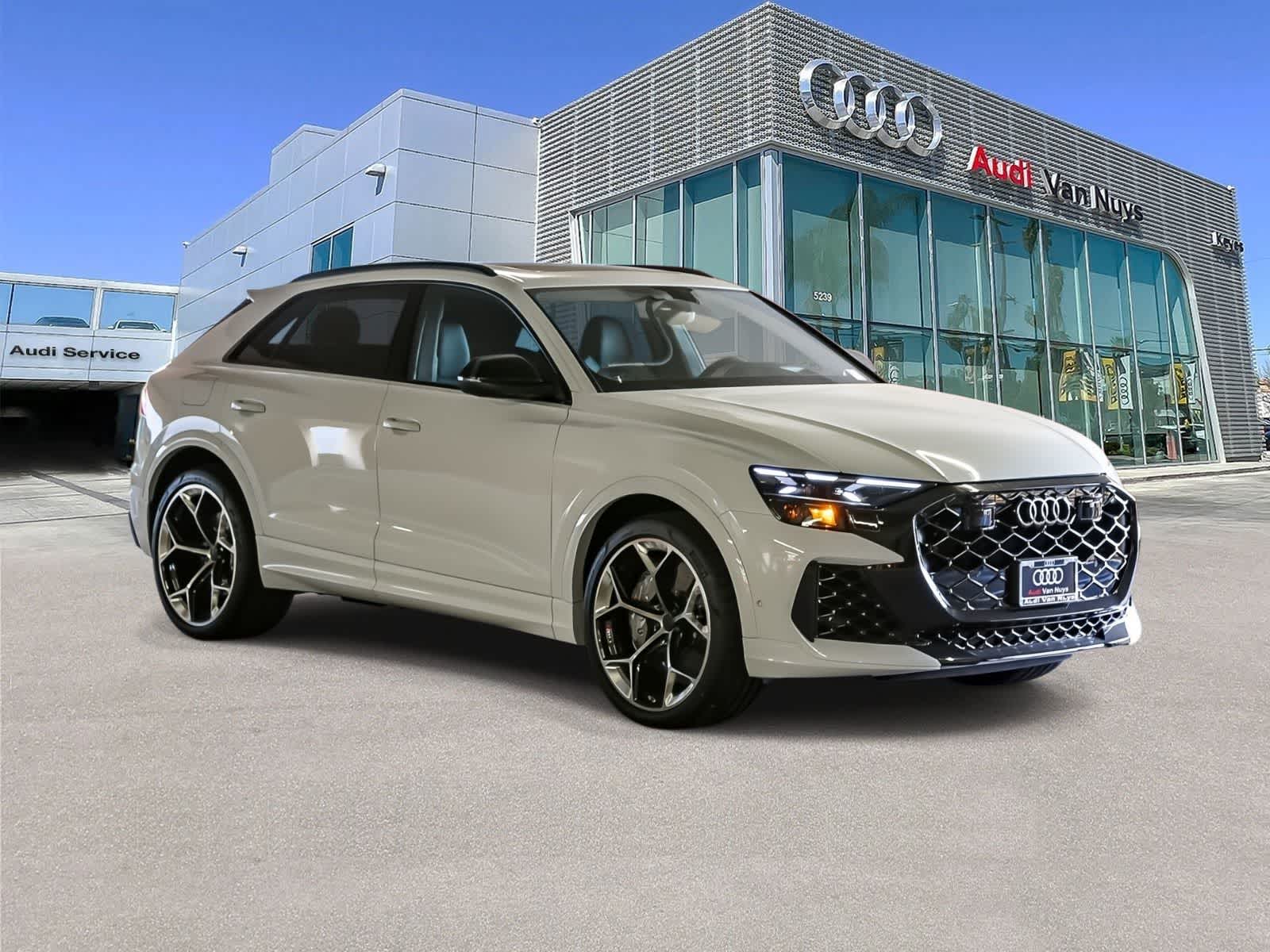 Thumbnail: 2026 Audi RS Q8 - 3