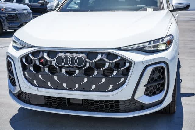 Thumbnail: 2025 Audi SQ5 - 8