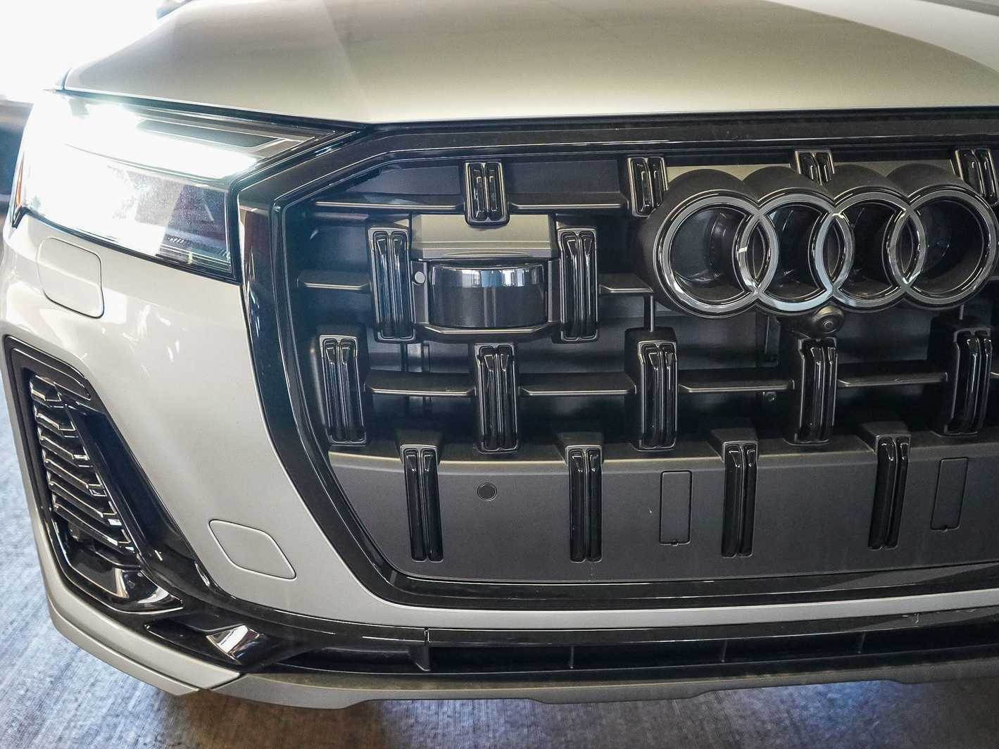 Thumbnail: 2026 Audi Q7 - 11