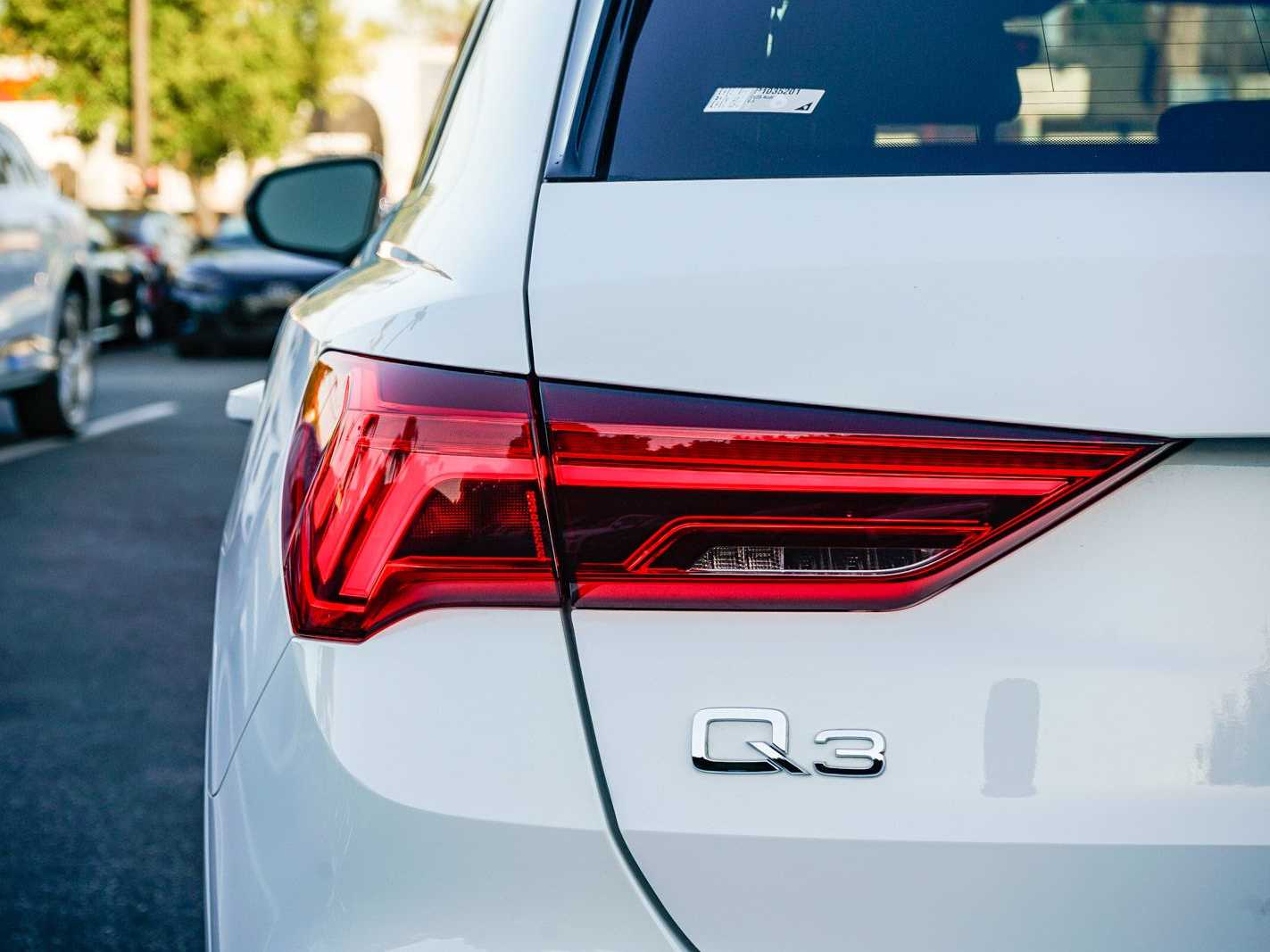 Thumbnail: 2023 Audi Q3 - 9
