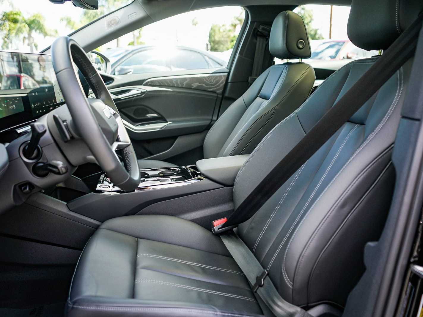 Thumbnail: 2025 Audi e-tron - 17