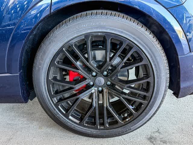 Thumbnail: 2026 Audi SQ8 - 8