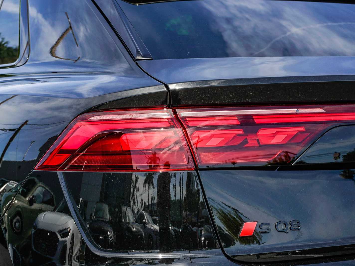 Thumbnail: 2026 Audi SQ8 - 9