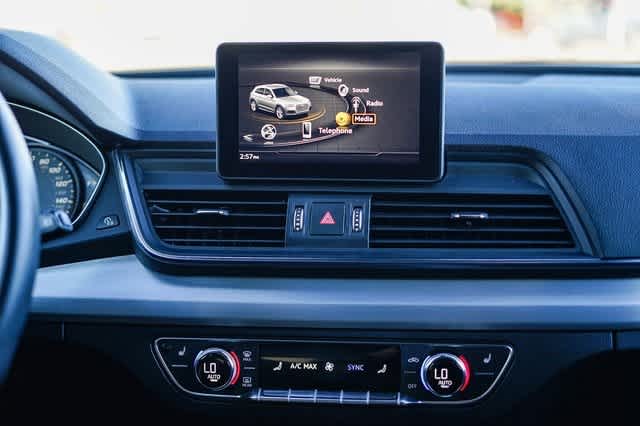 Thumbnail: 2019 Audi SQ5 - 15