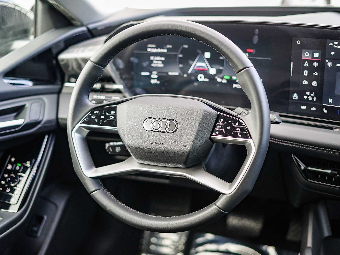 Thumbnail: 2025 Audi e-tron - 16