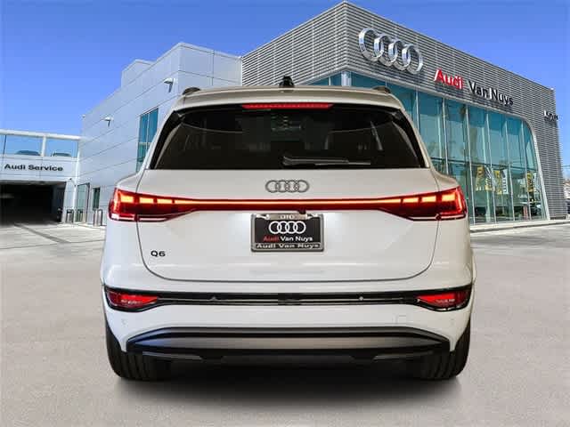 Thumbnail: 2025 Audi Q6 e-tron - 3