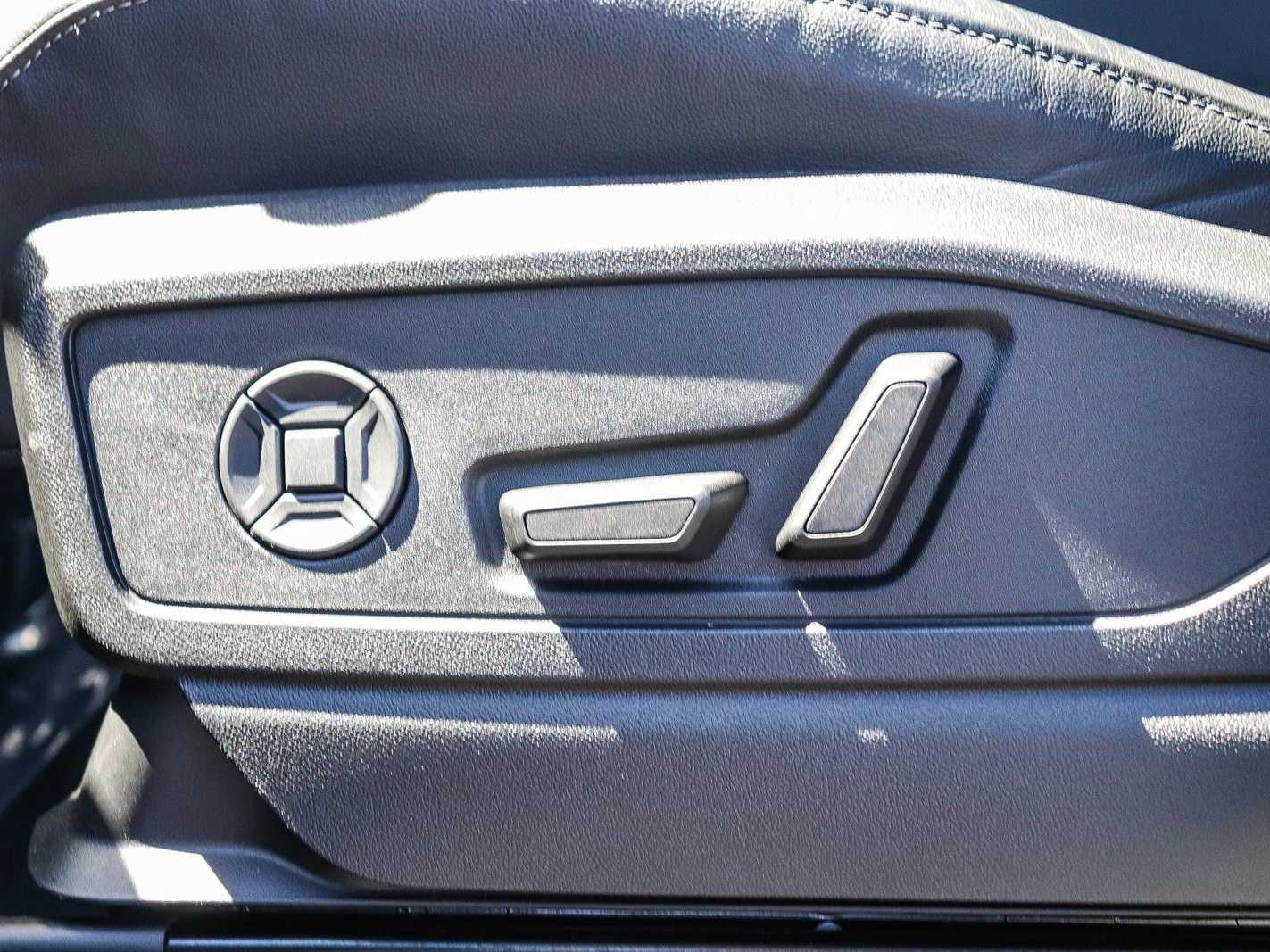 Thumbnail: 2025 Audi Q5 - 20