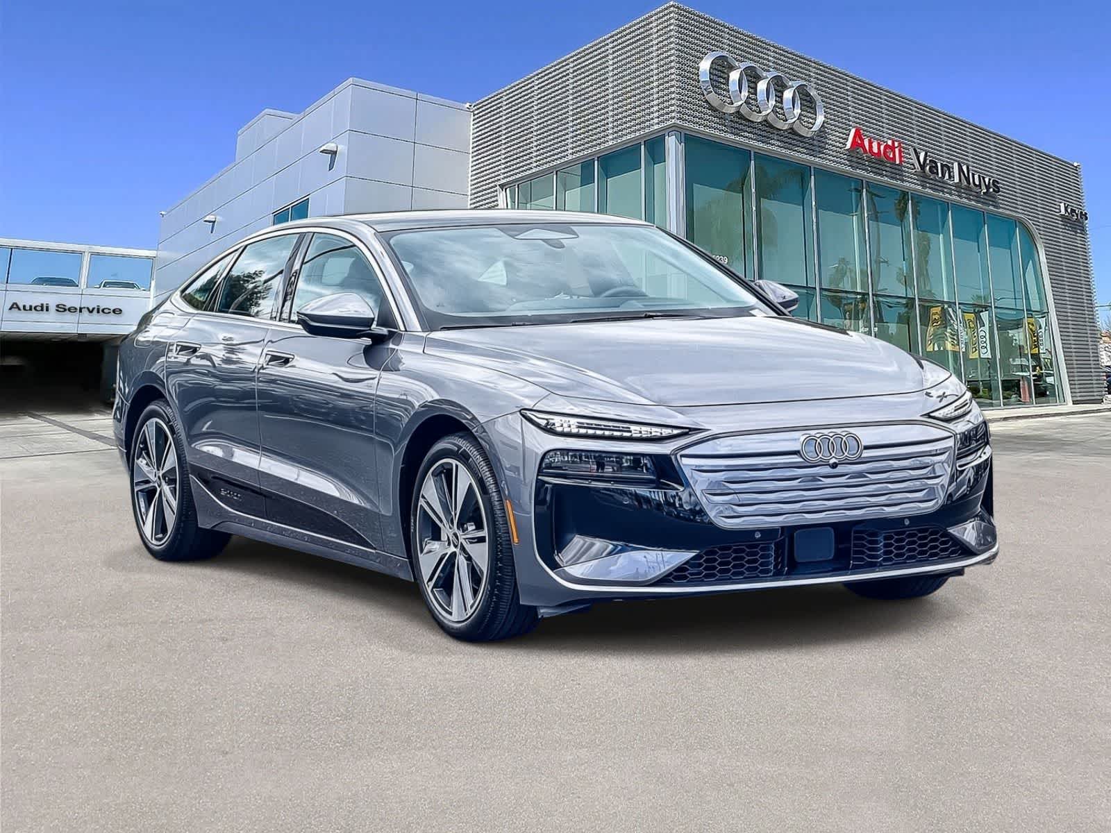 Thumbnail: 2025 Audi e-tron - 4
