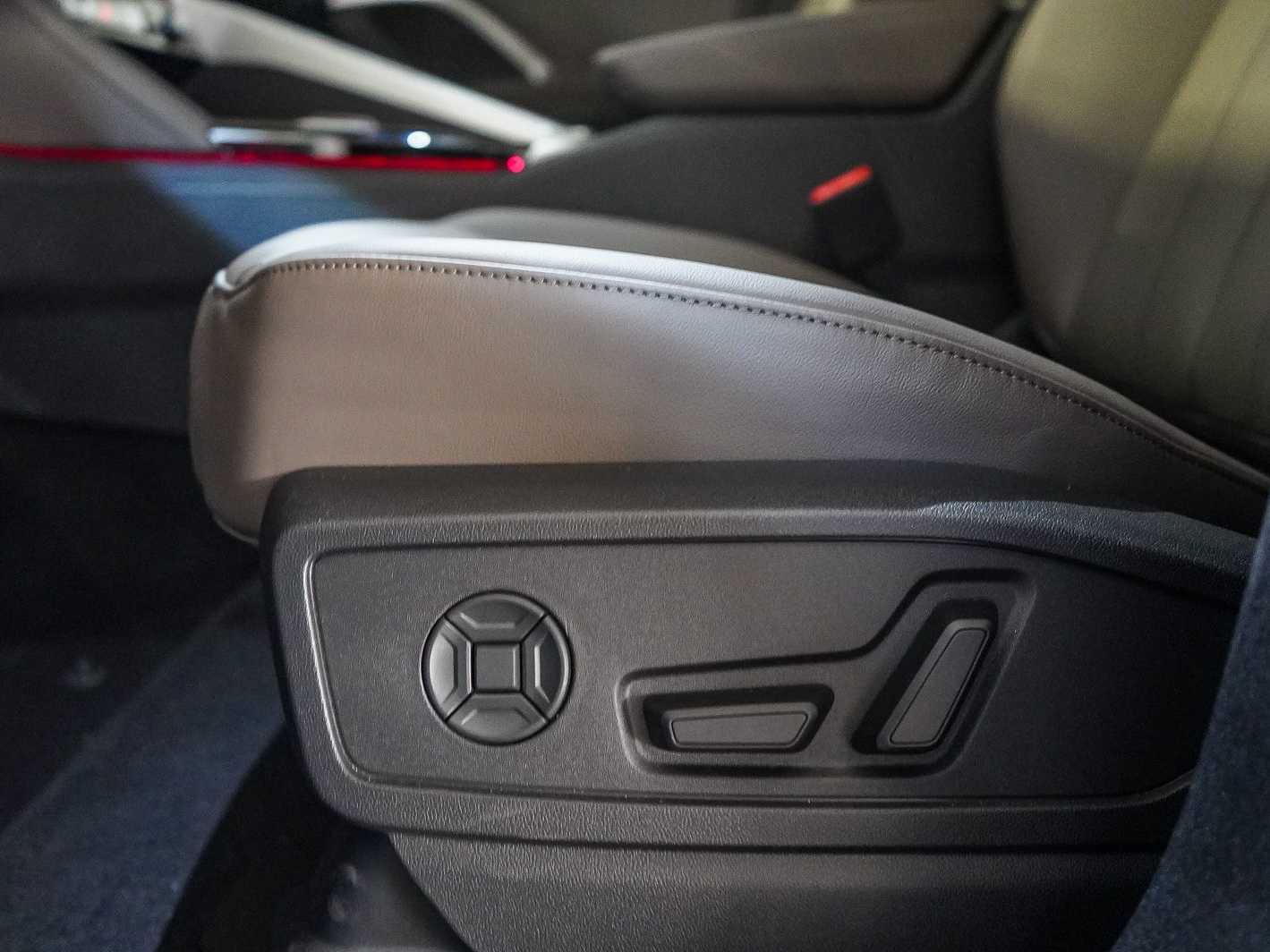 Thumbnail: 2026 Audi Q5 - 20