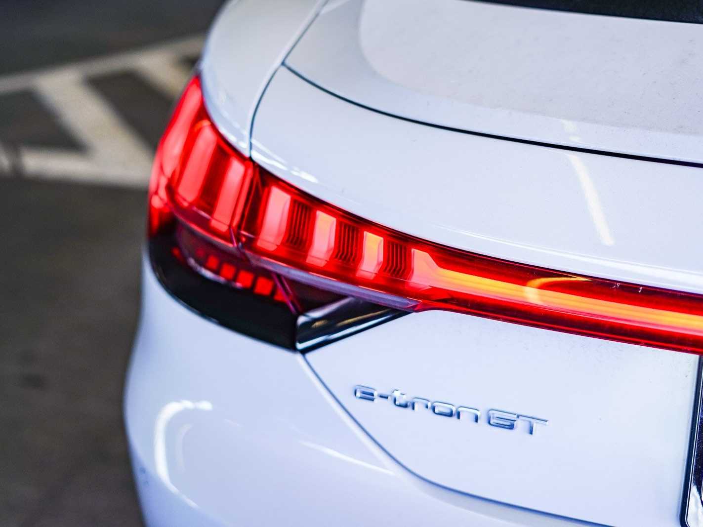 Thumbnail: 2023 Audi e-tron GT - 11