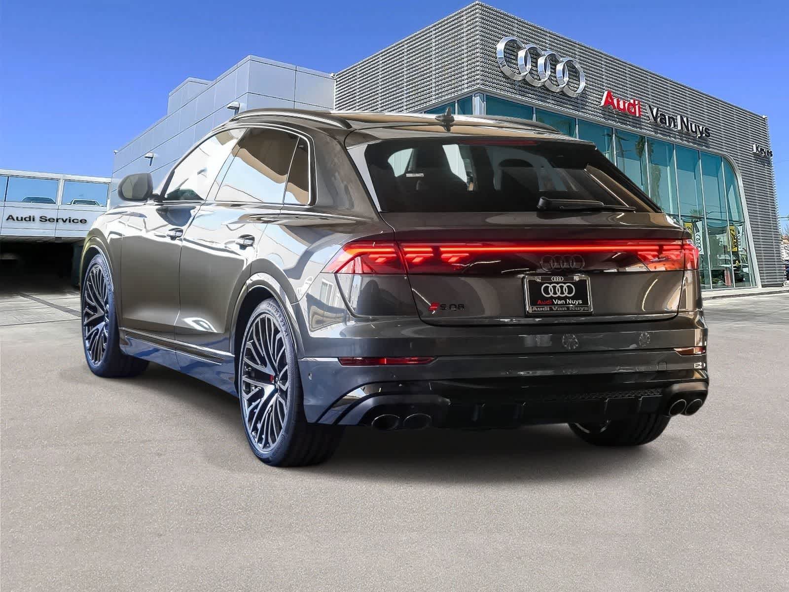 Thumbnail: 2026 Audi SQ8 - 6