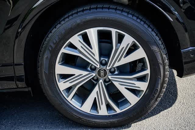 Thumbnail: 2023 Audi Q4 e-tron - 10