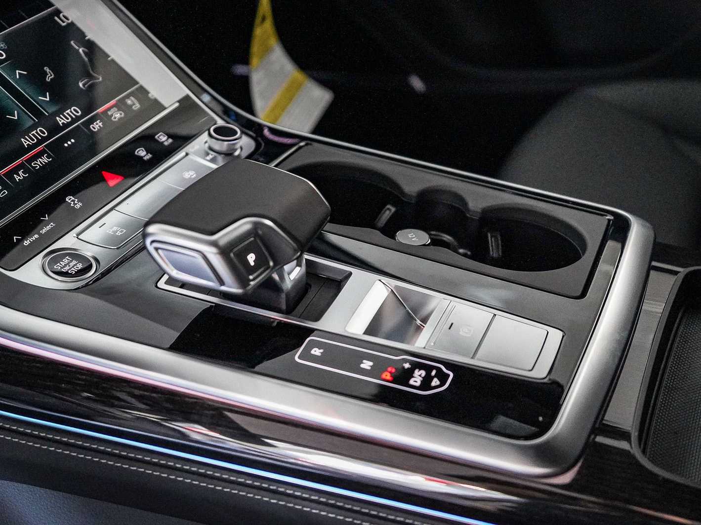 Thumbnail: 2026 Audi Q7 - 20
