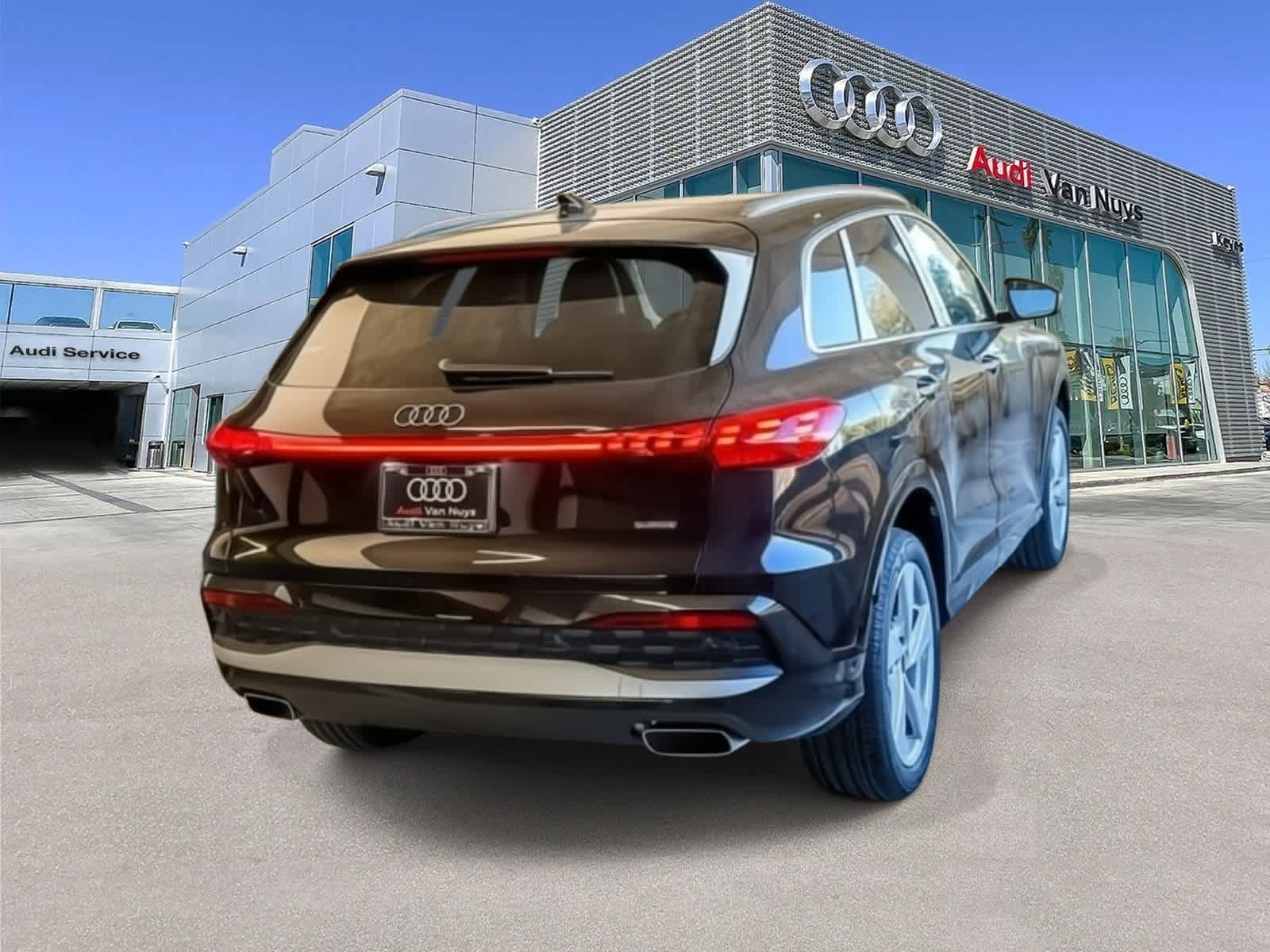 Thumbnail: 2025 Audi Q5 - 4