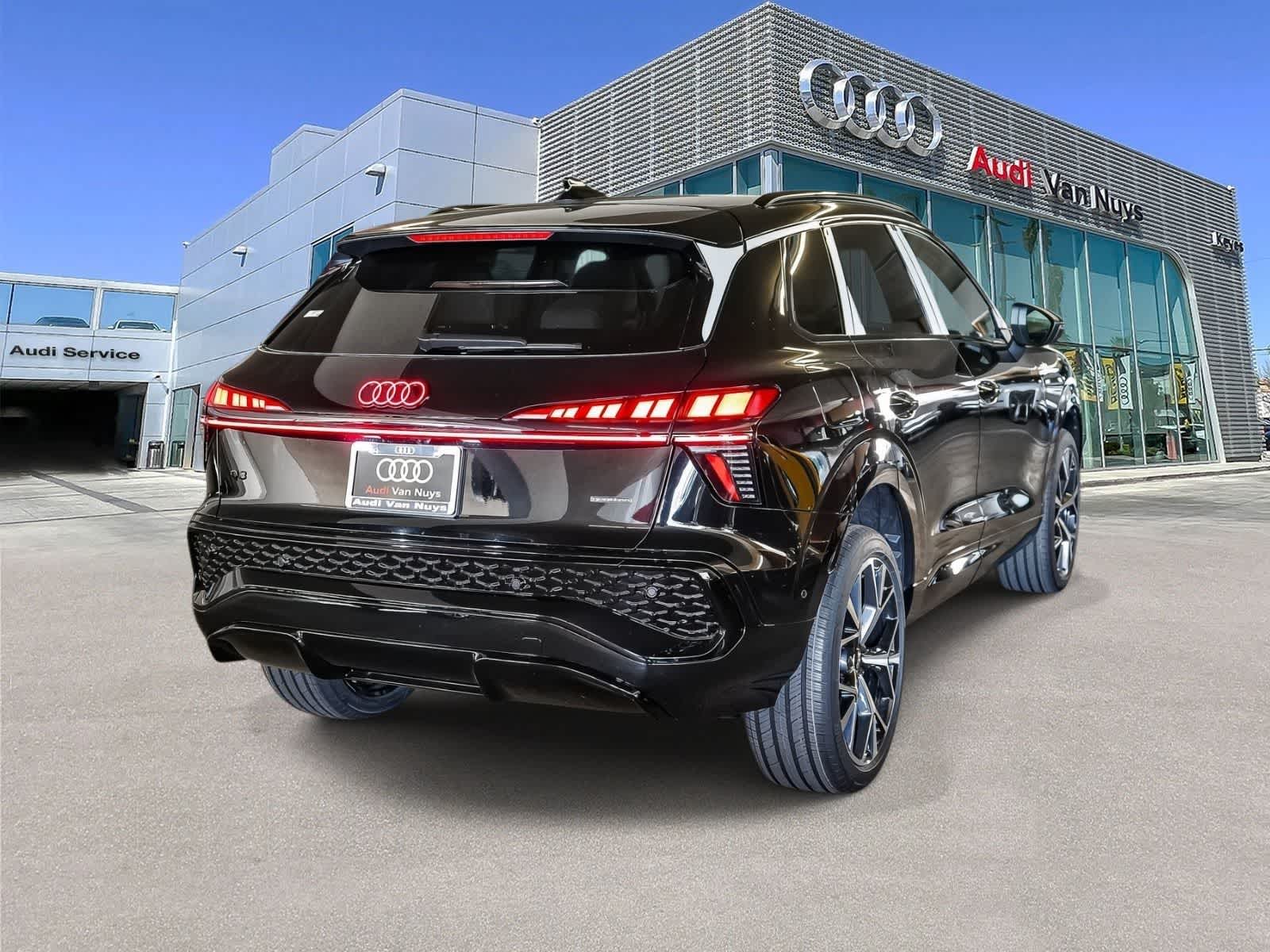 Thumbnail: 2026 Audi Q3 - 4