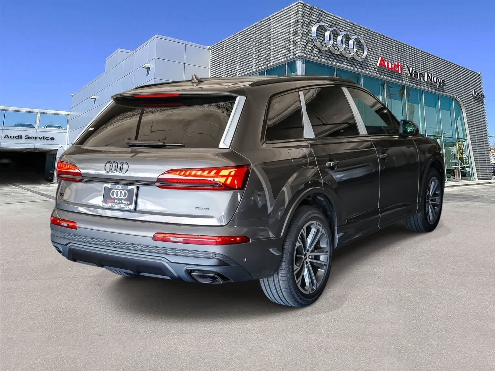 Thumbnail: 2026 Audi Q7 - 4