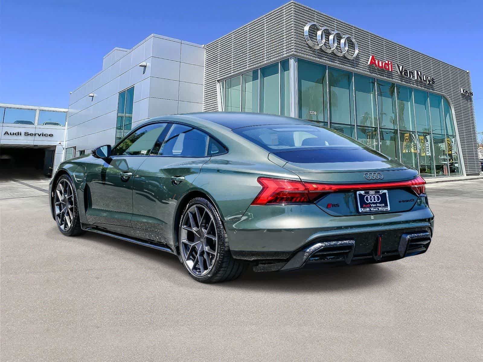 Thumbnail: 2025 Audi RS e-tron GT - 2