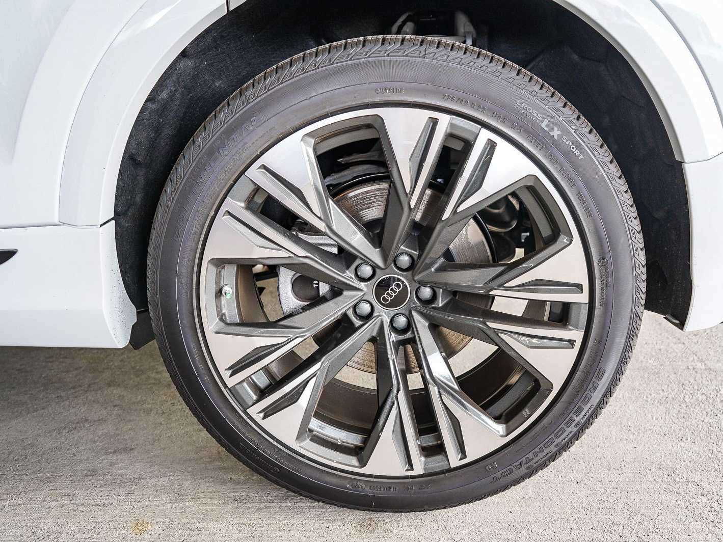 Thumbnail: 2026 Audi Q8 - 8