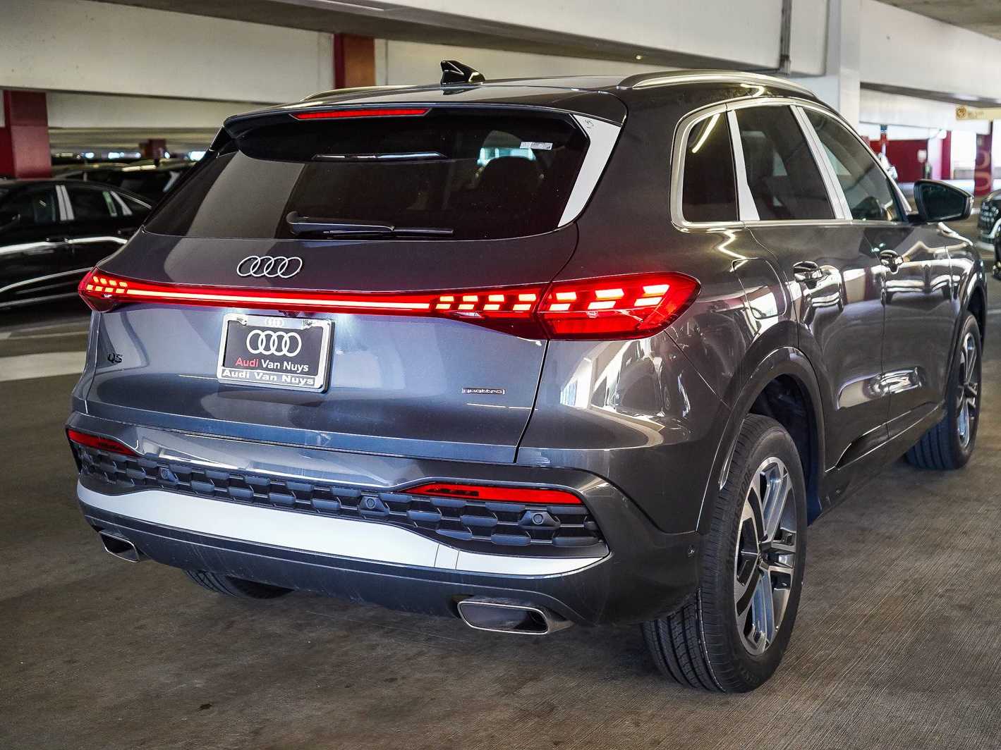 Thumbnail: 2026 Audi Q5 - 4