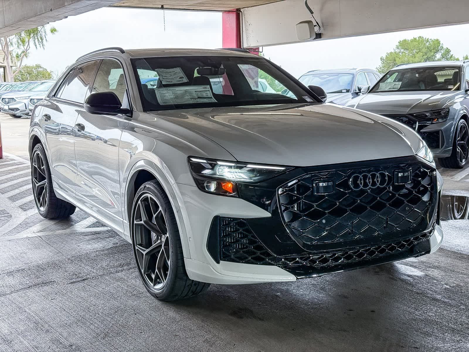 Thumbnail: 2026 Audi RS Q8 - 3