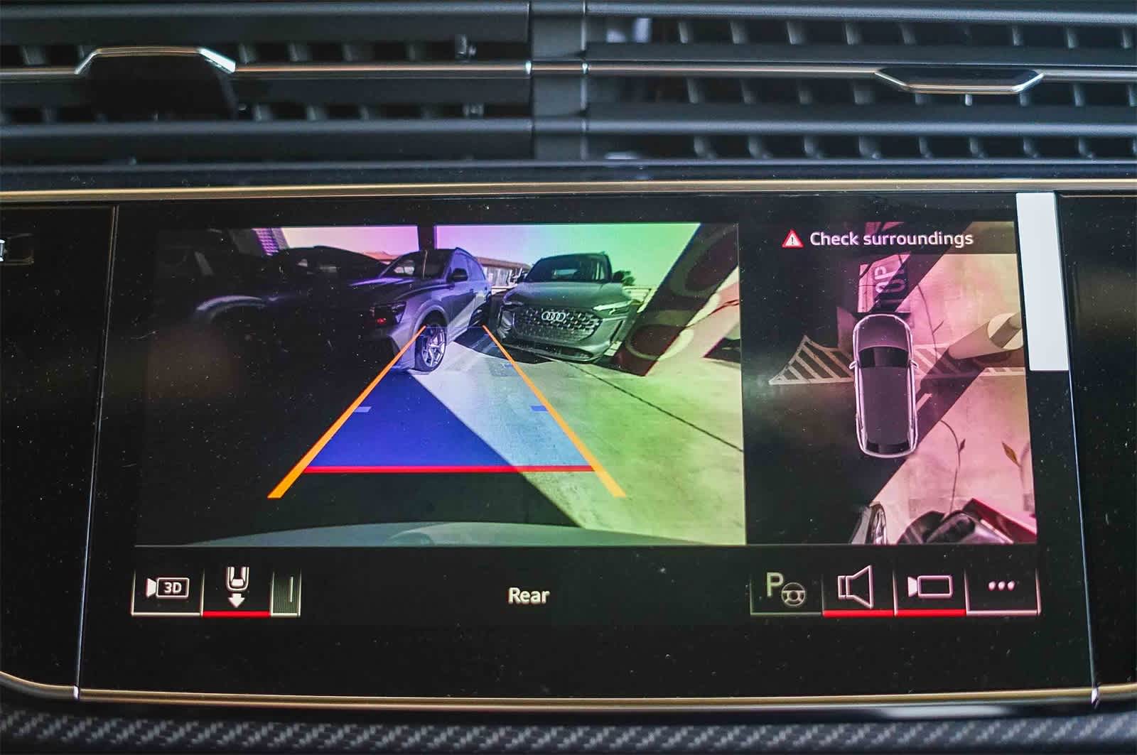 Thumbnail: 2025 Audi RS Q8 - 26