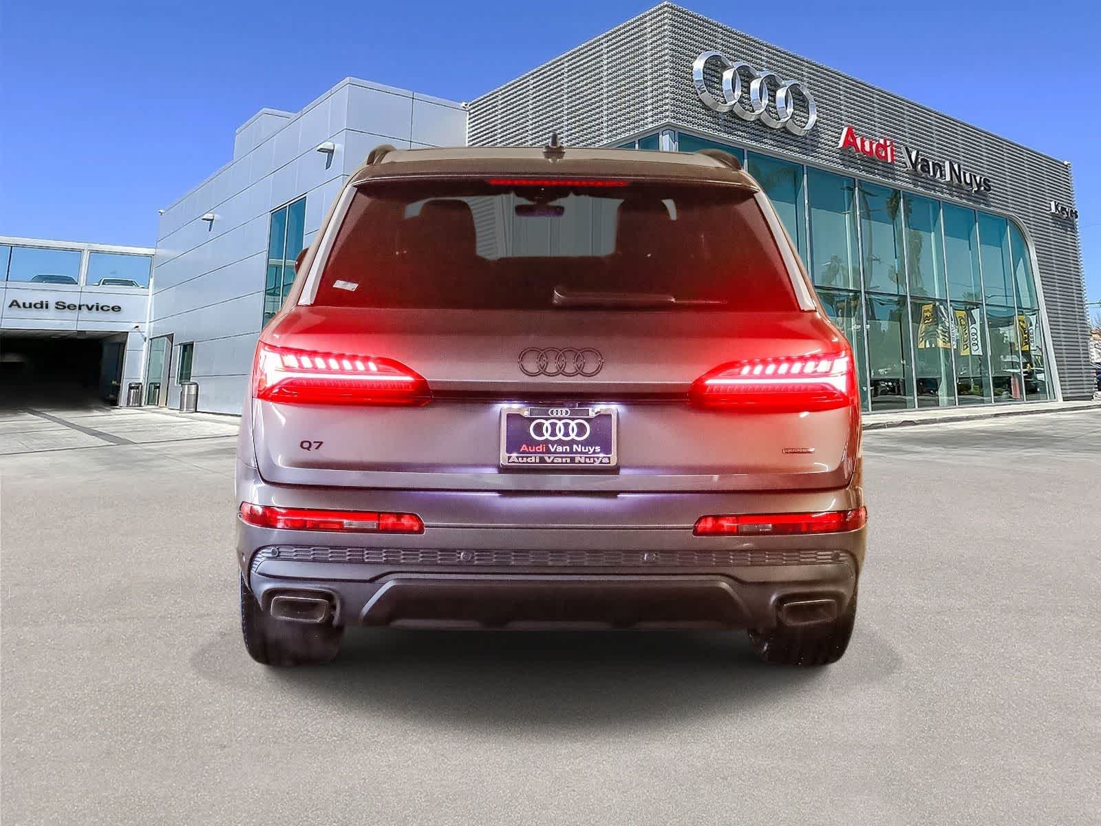 Thumbnail: 2026 Audi Q7 - 5