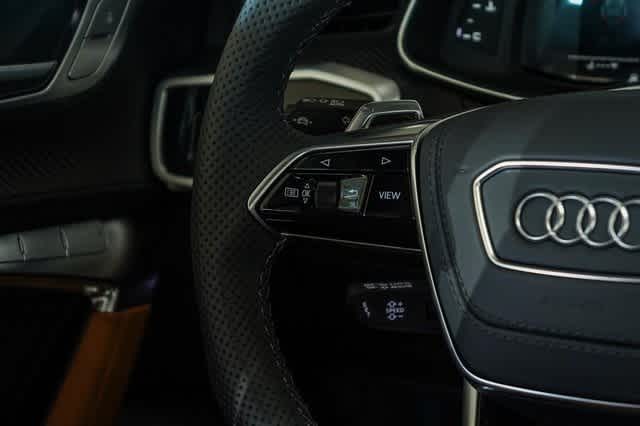 Thumbnail: 2025 Audi RS 6 - 16