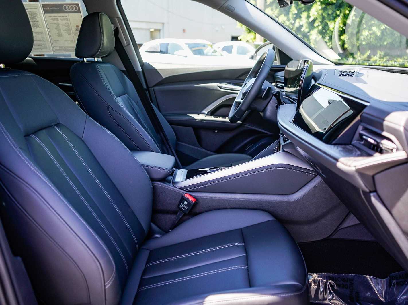 Thumbnail: 2025 Audi Q5 - 16