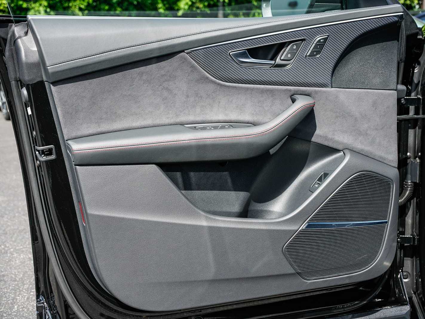 Thumbnail: 2026 Audi SQ8 - 19