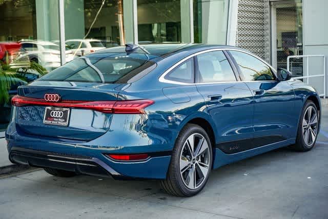 Thumbnail: 2025 Audi e-tron S - 4