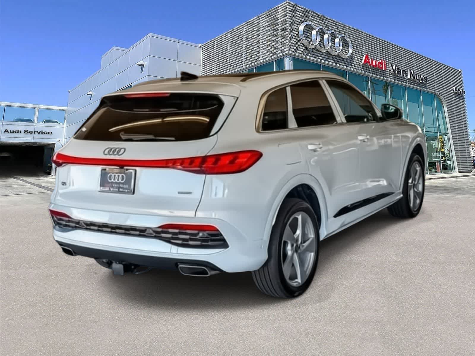 Thumbnail: 2025 Audi Q5 - 4