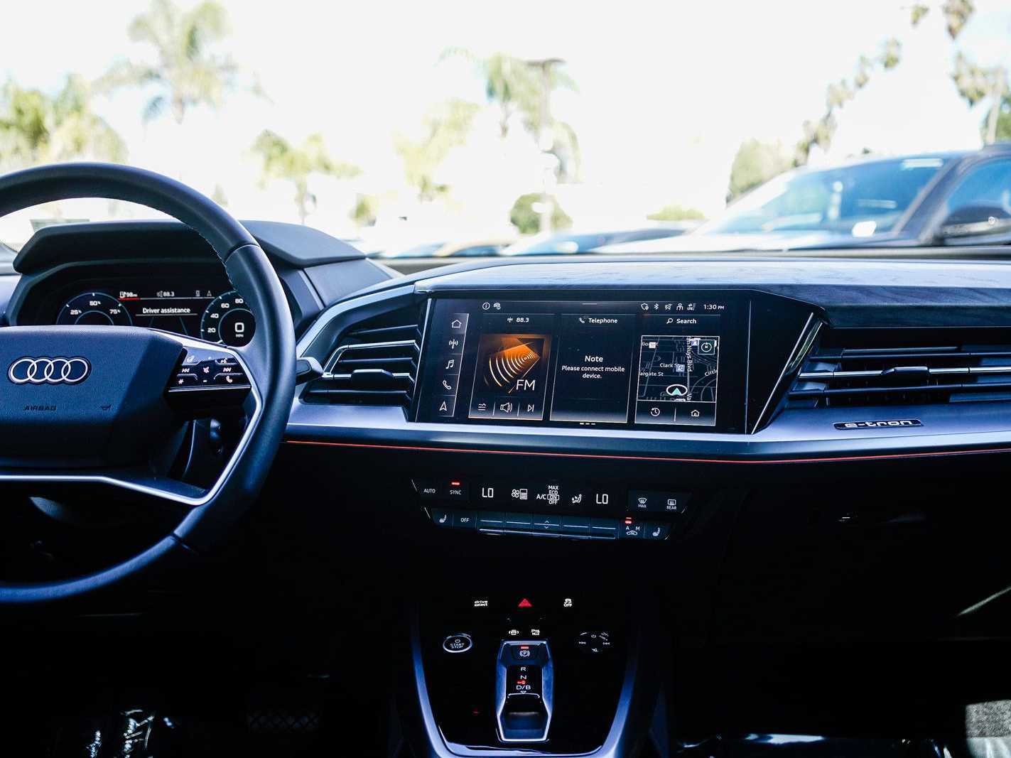 Thumbnail: 2023 Audi Q4 e-tron - 13