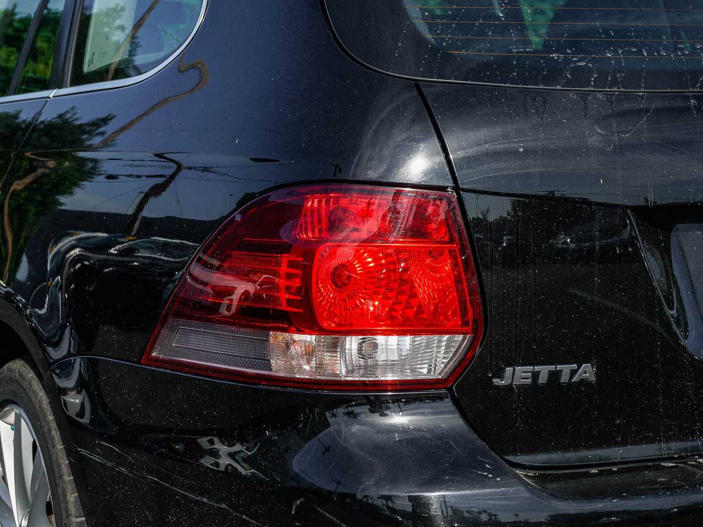 Thumbnail: 2013 Volkswagen Jetta - 9