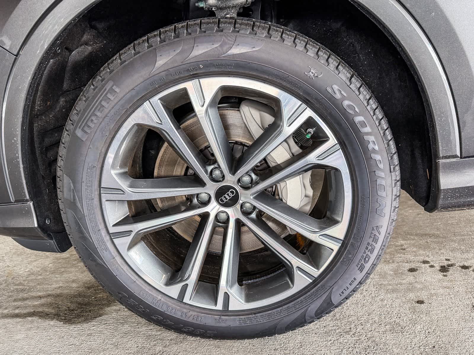 Thumbnail: 2026 Audi Q7 - 9