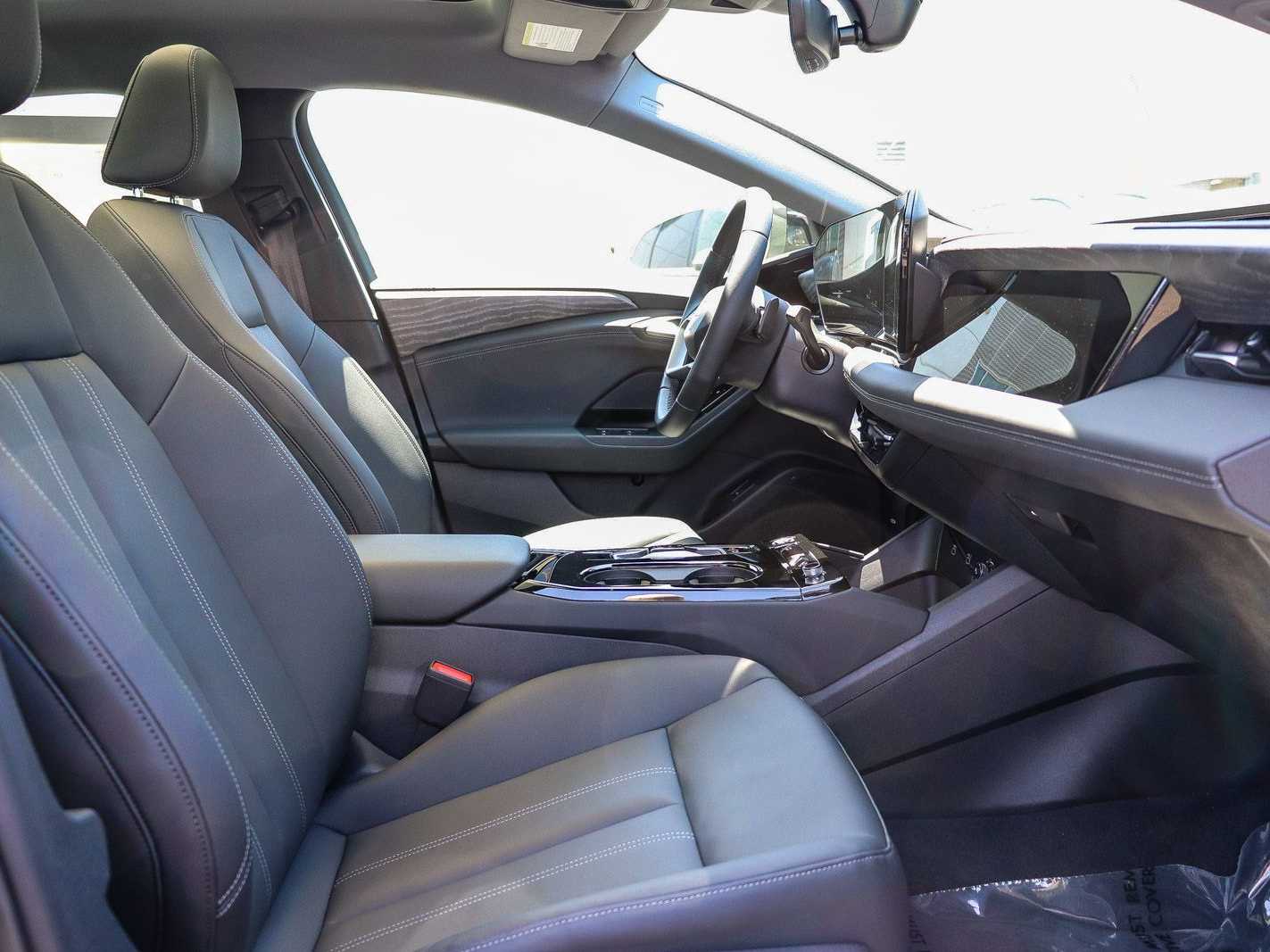 Thumbnail: 2025 Audi e-tron - 15