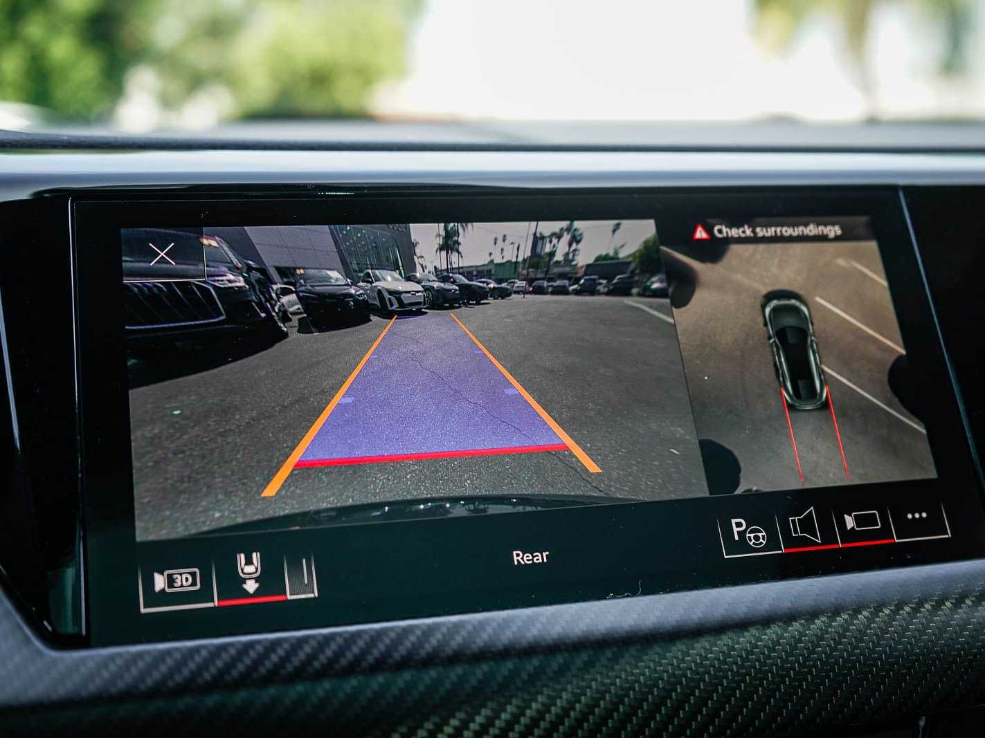 Thumbnail: 2022 Audi e-tron GT - 23