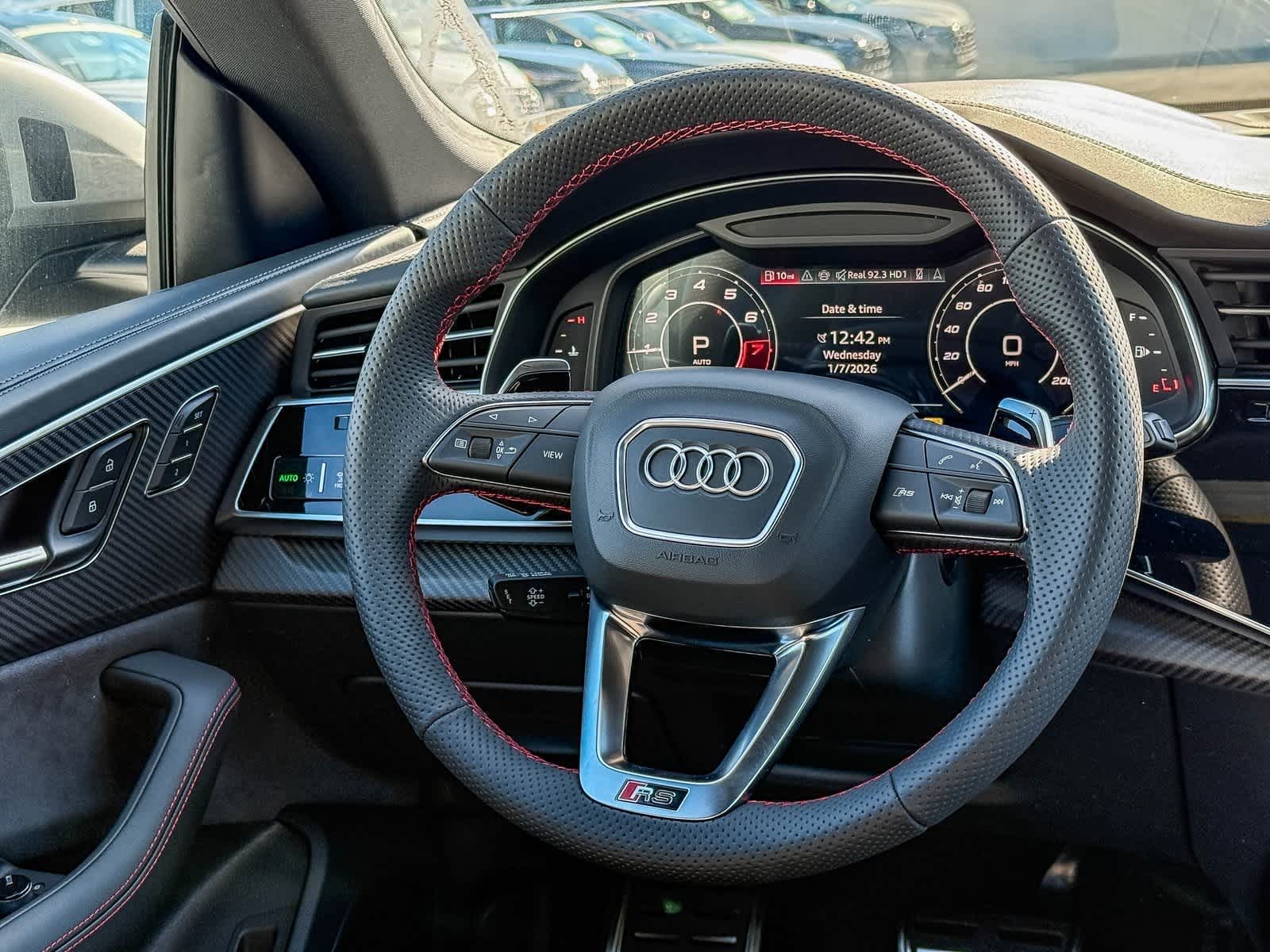 Thumbnail: 2025 Audi RS Q8 - 15