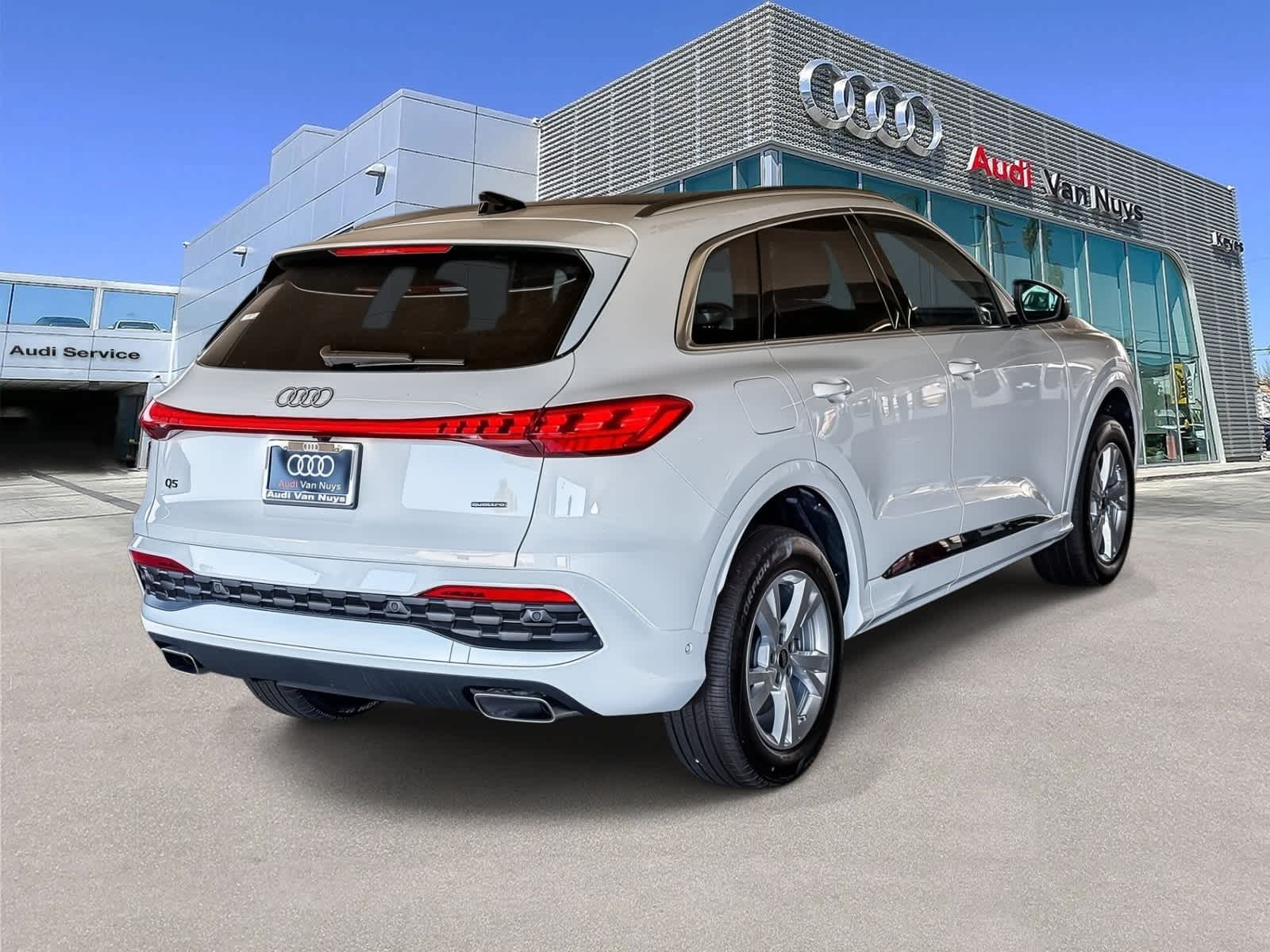 Thumbnail: 2025 Audi Q5 - 4