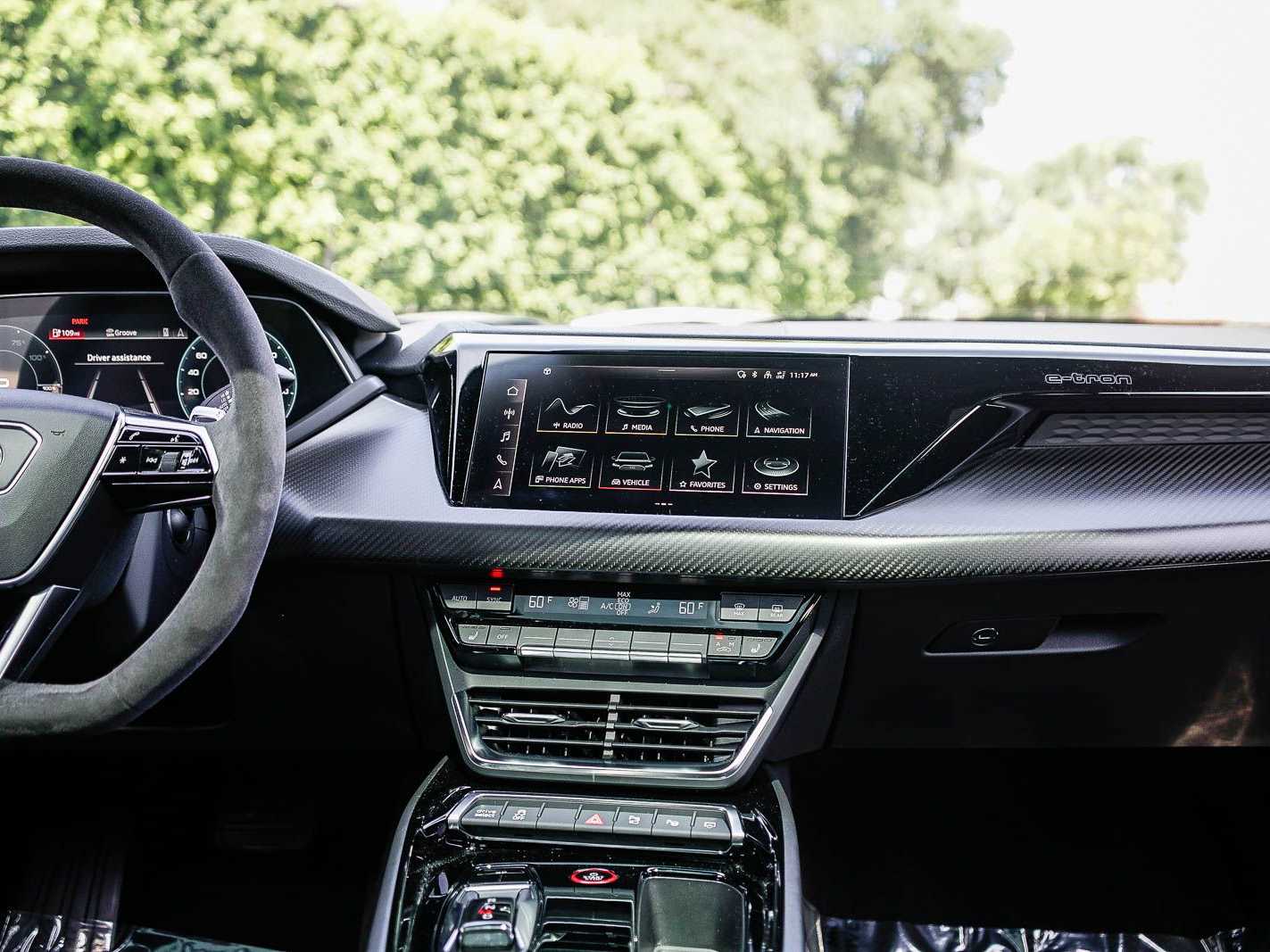 Thumbnail: 2022 Audi e-tron GT - 13