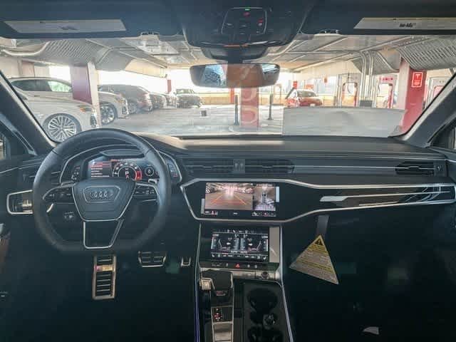 Thumbnail: 2025 Audi RS 6 - 12