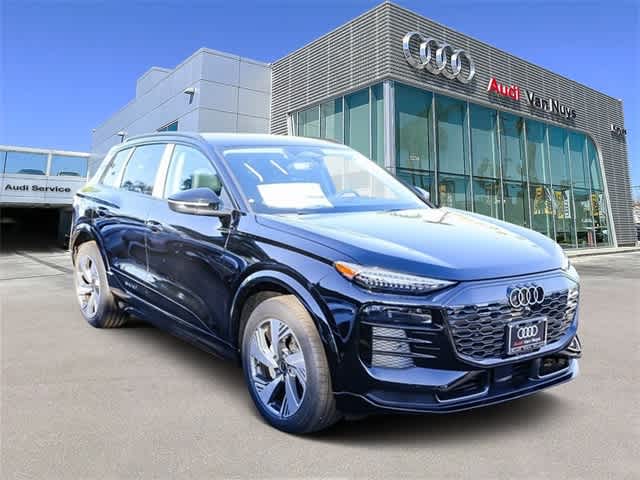 Thumbnail: 2025 Audi Q6 e-tron - 3