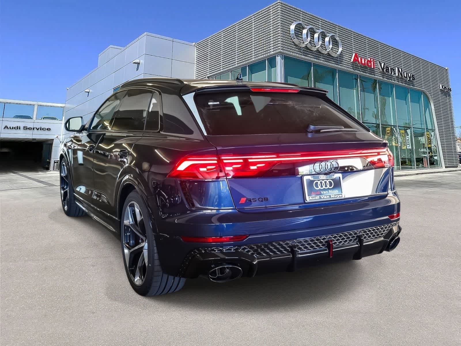 Thumbnail: 2026 Audi RS Q8 - 6