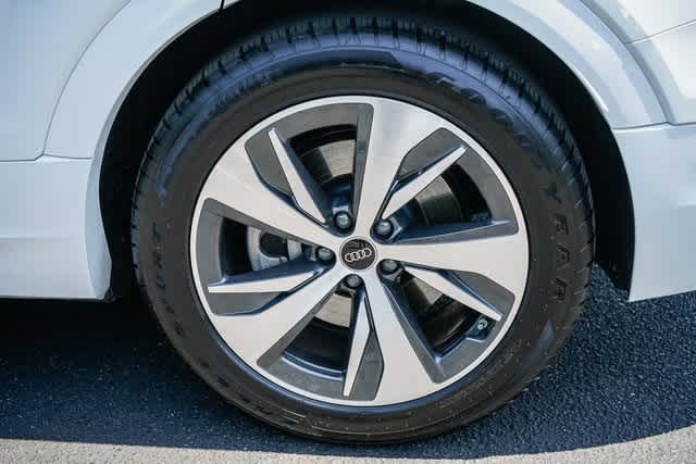 Thumbnail: 2024 Audi Q8 e-tron - 10