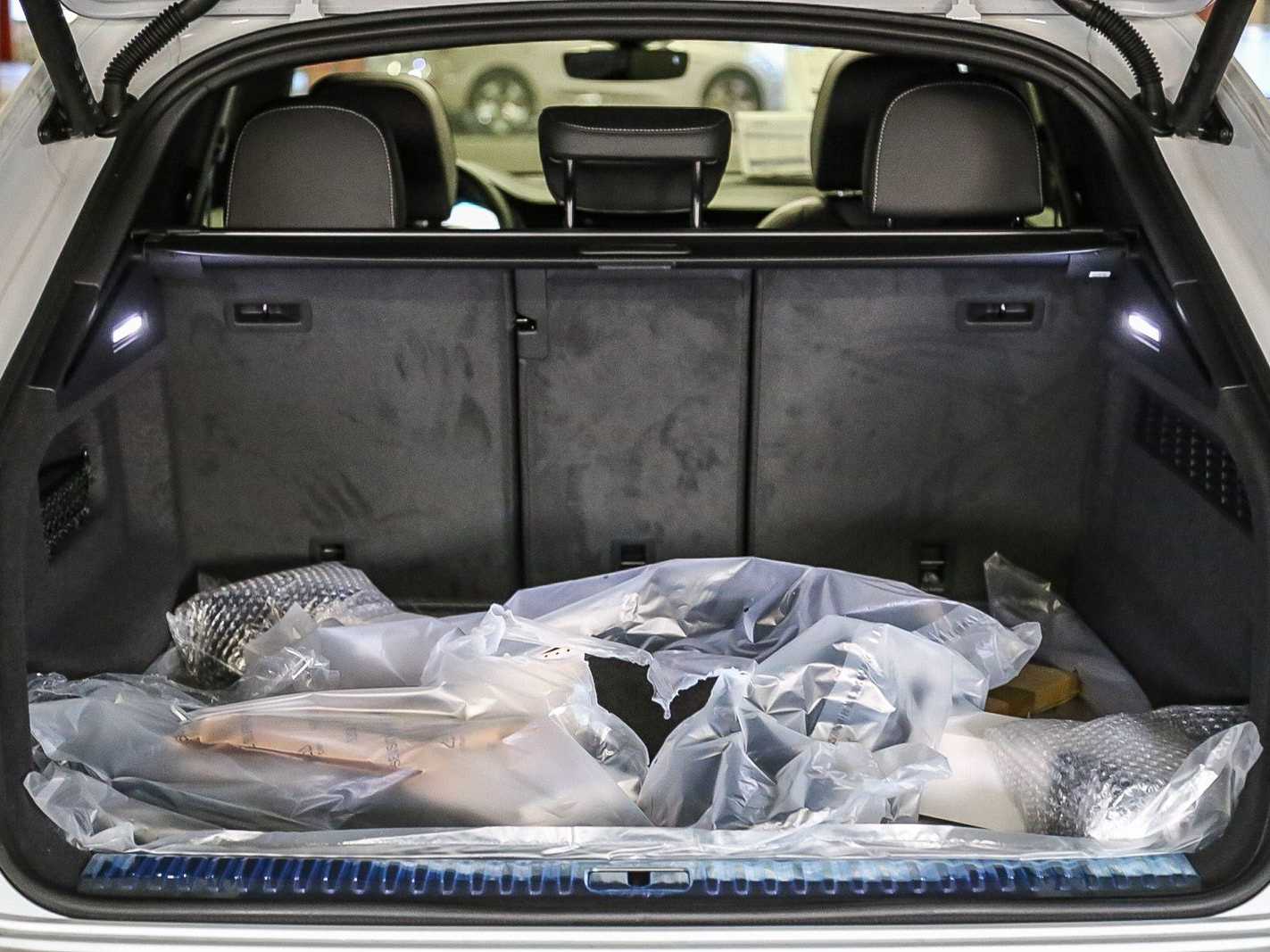 Thumbnail: 2026 Audi Q8 - 23