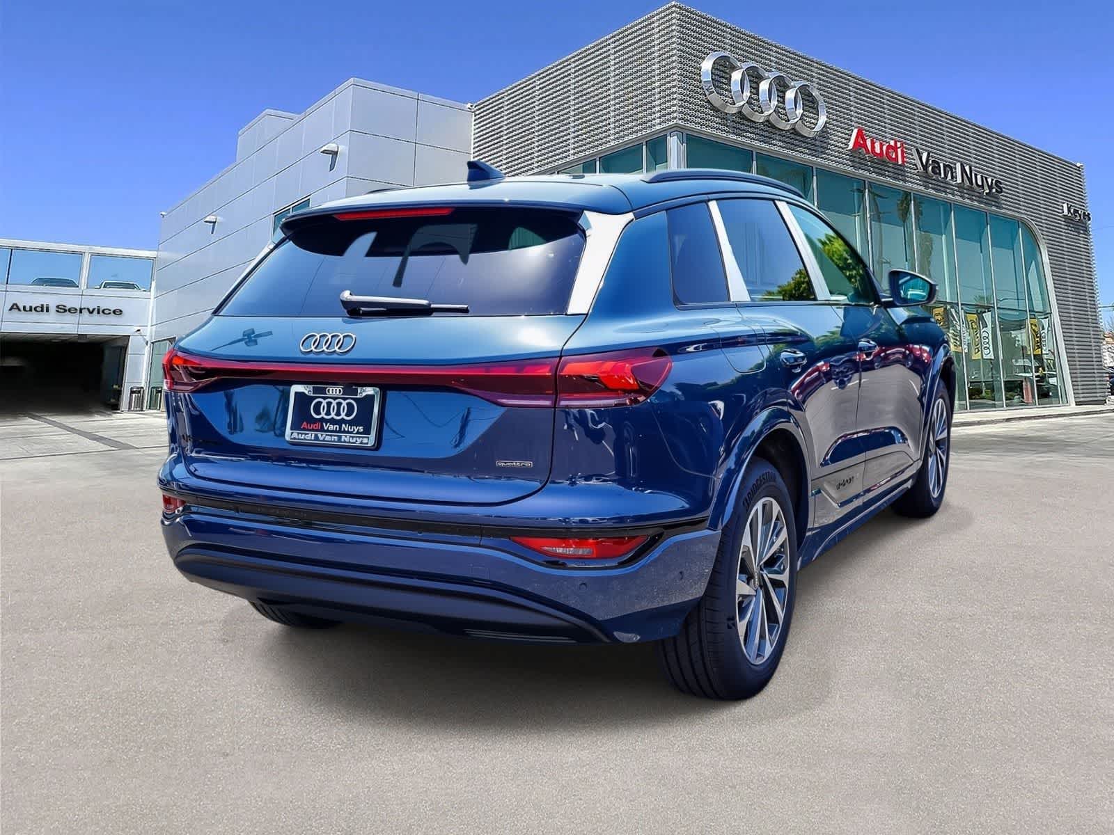 Thumbnail: 2027 Audi Q6 e-tron - 4